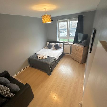 1 Bedroom Flat In Whitechapel, Лондон Экстерьер фото