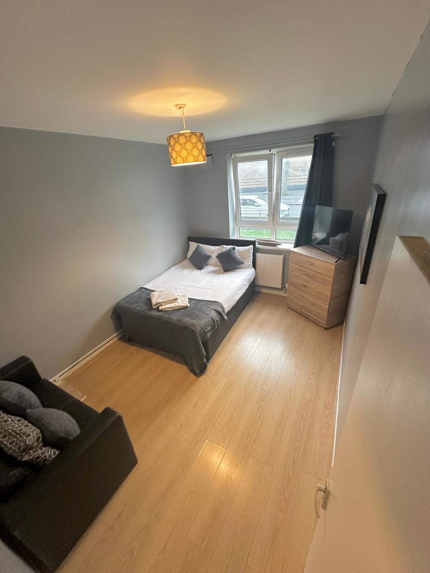 1 Bedroom Flat In Whitechapel, Лондон Экстерьер фото