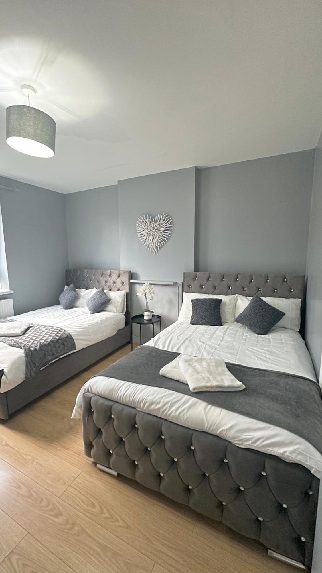 1 Bedroom Flat In Whitechapel, Лондон Экстерьер фото