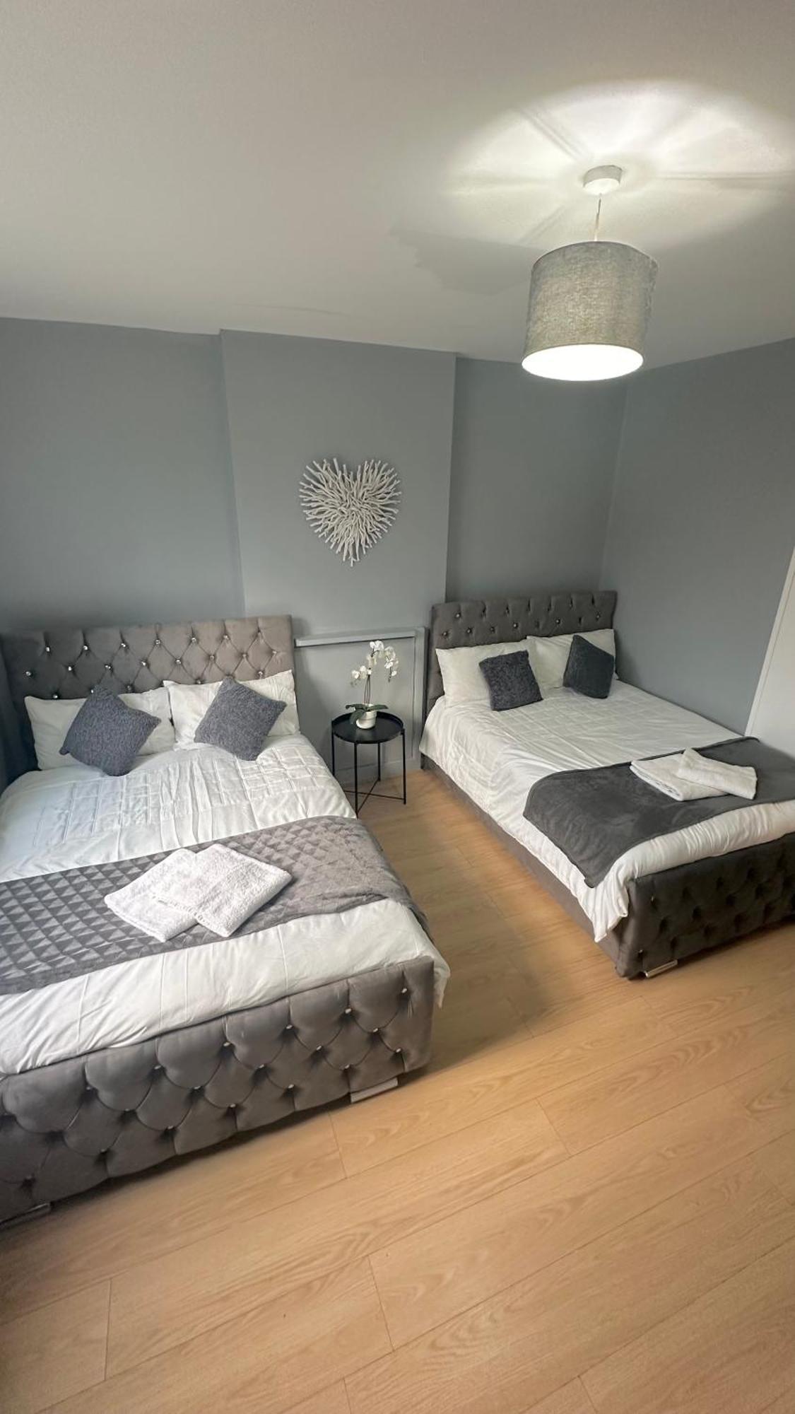 1 Bedroom Flat In Whitechapel, Лондон Экстерьер фото