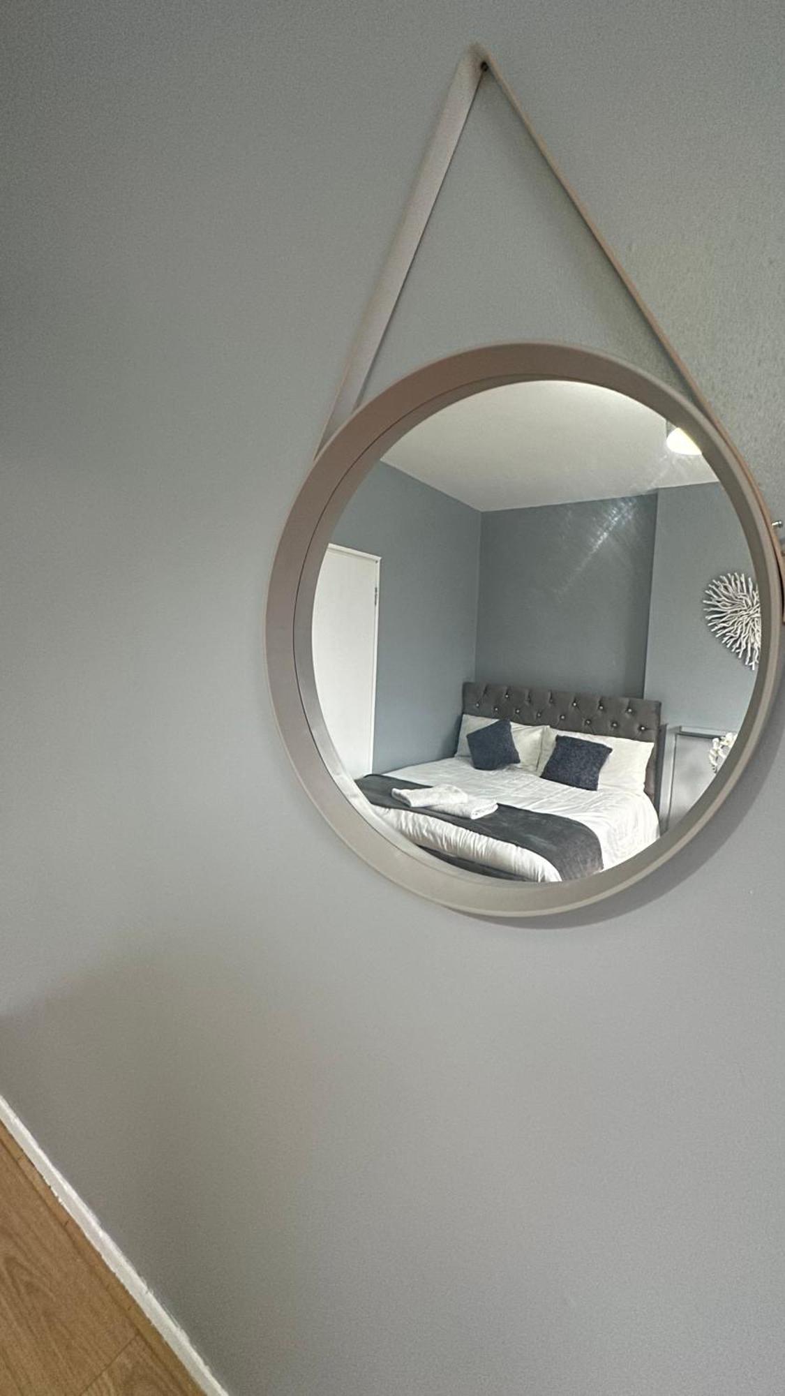 1 Bedroom Flat In Whitechapel, Лондон Экстерьер фото