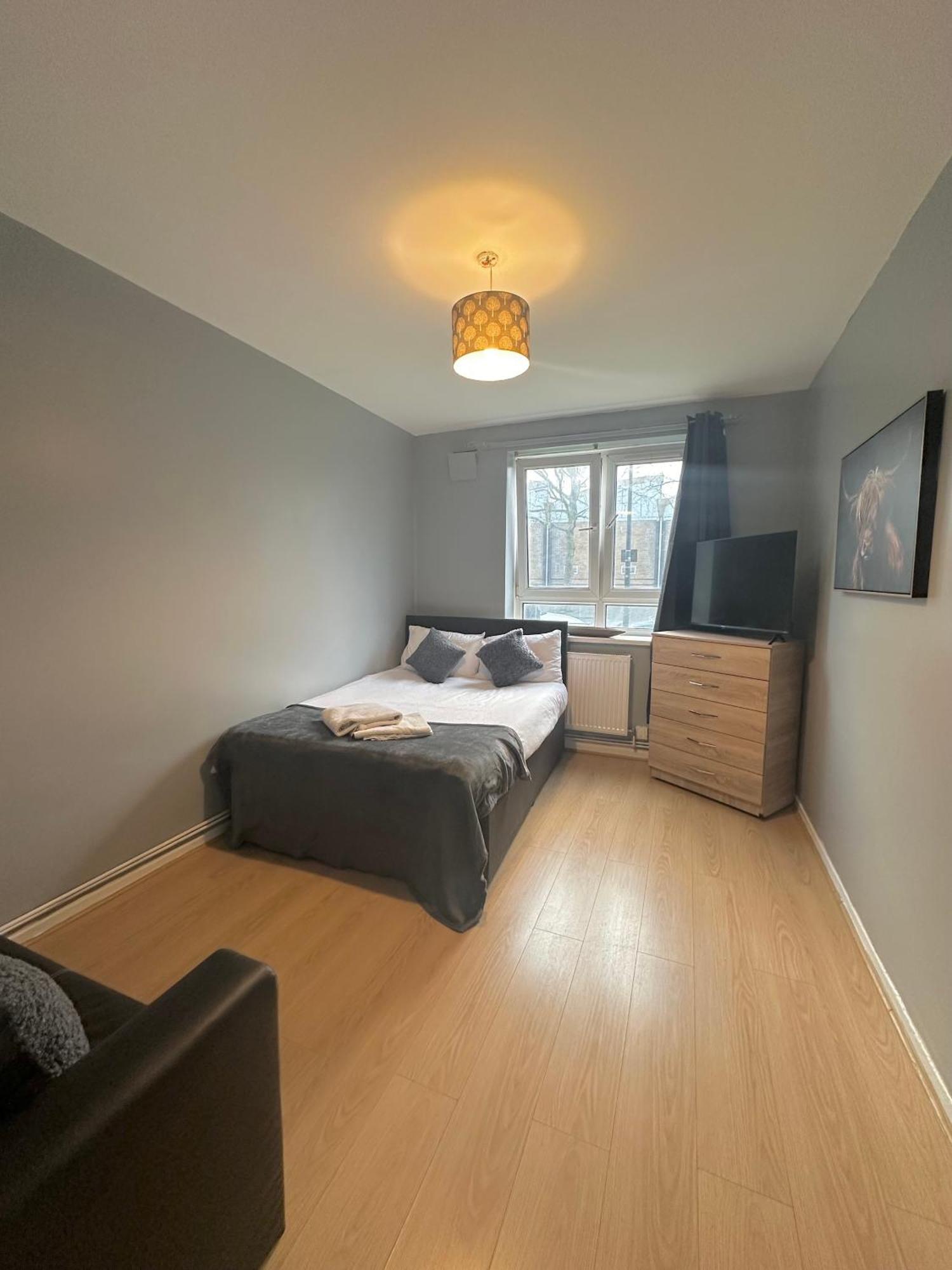 1 Bedroom Flat In Whitechapel, Лондон Экстерьер фото