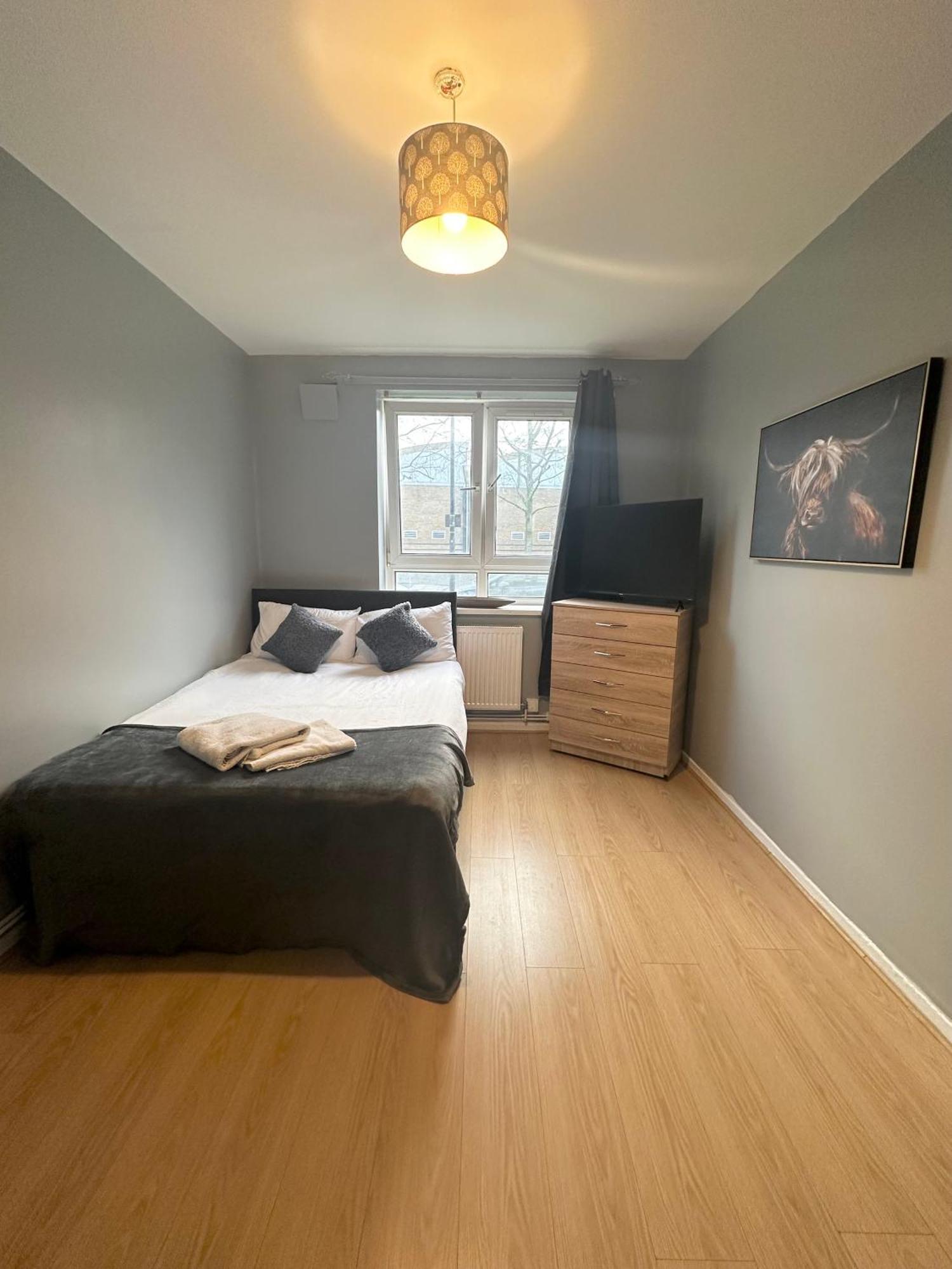 1 Bedroom Flat In Whitechapel, Лондон Экстерьер фото