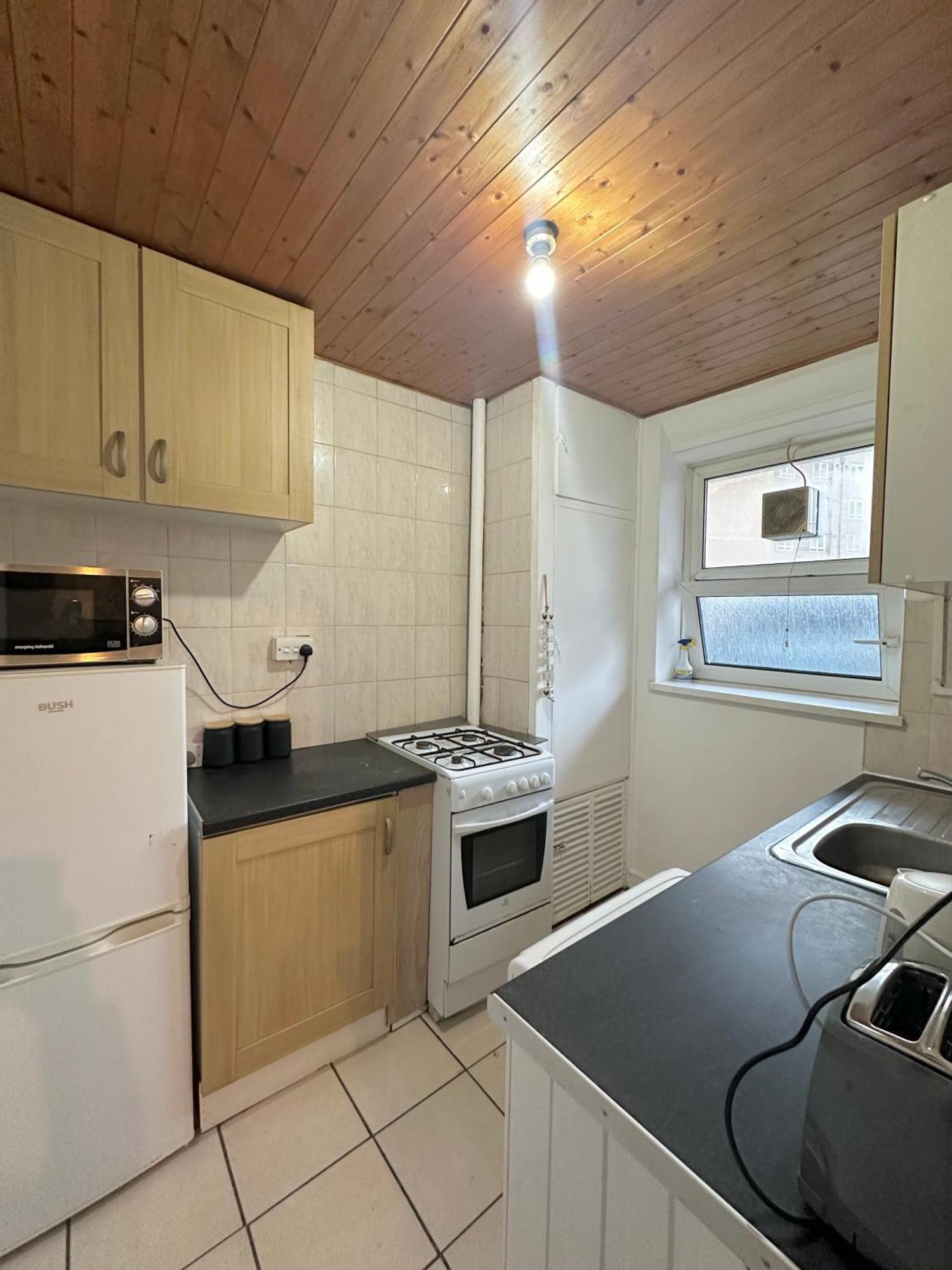 1 Bedroom Flat In Whitechapel, Лондон Экстерьер фото