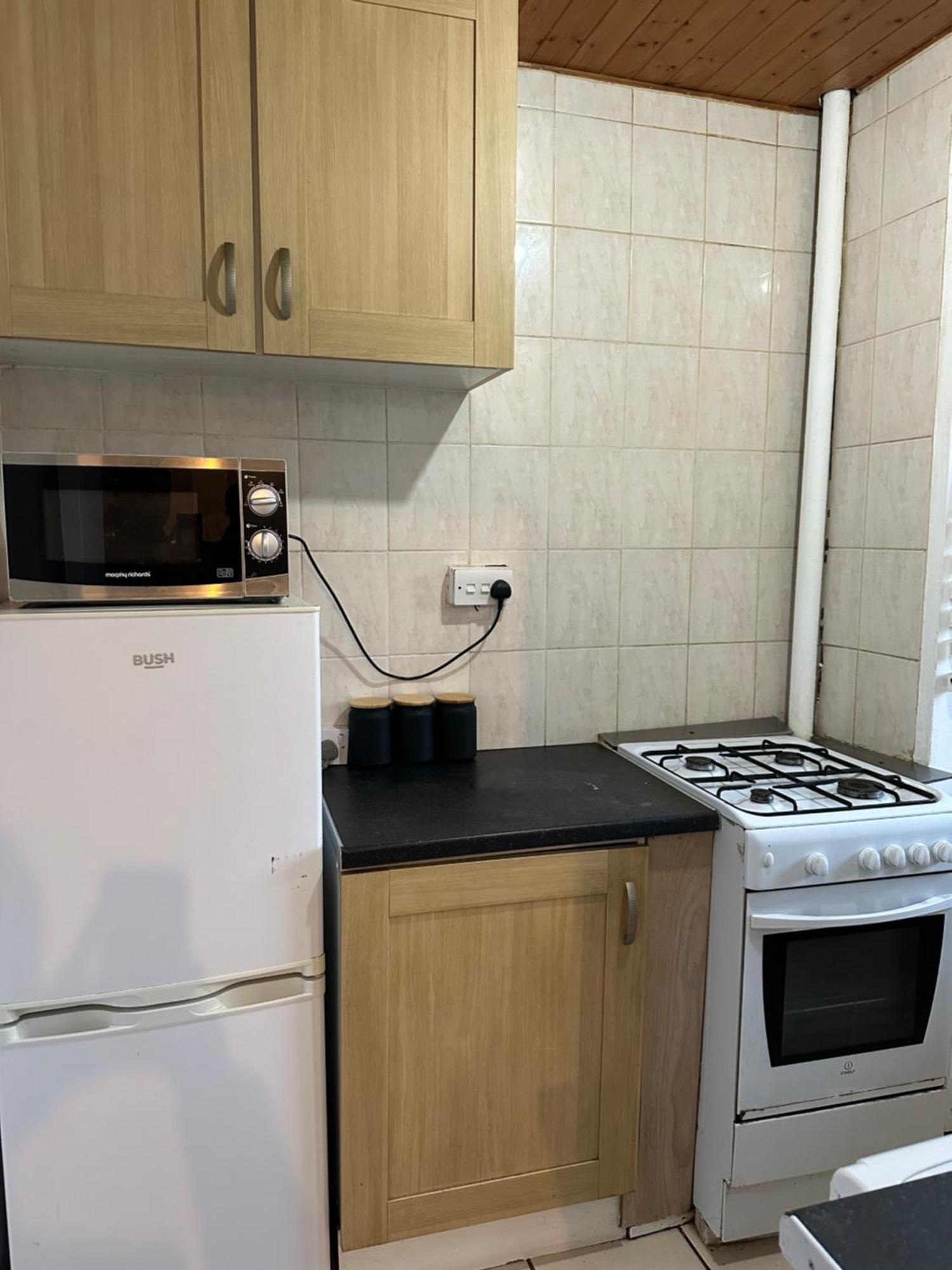 1 Bedroom Flat In Whitechapel, Лондон Экстерьер фото