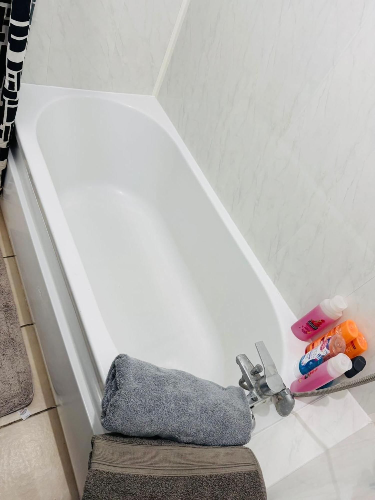 1 Bedroom Flat In Whitechapel, Лондон Экстерьер фото